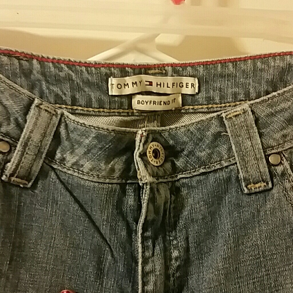 Light wash tommy hilfiger boyfriend jeans